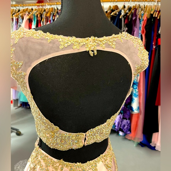 2pc dress with bustle - Picture 4 of 4